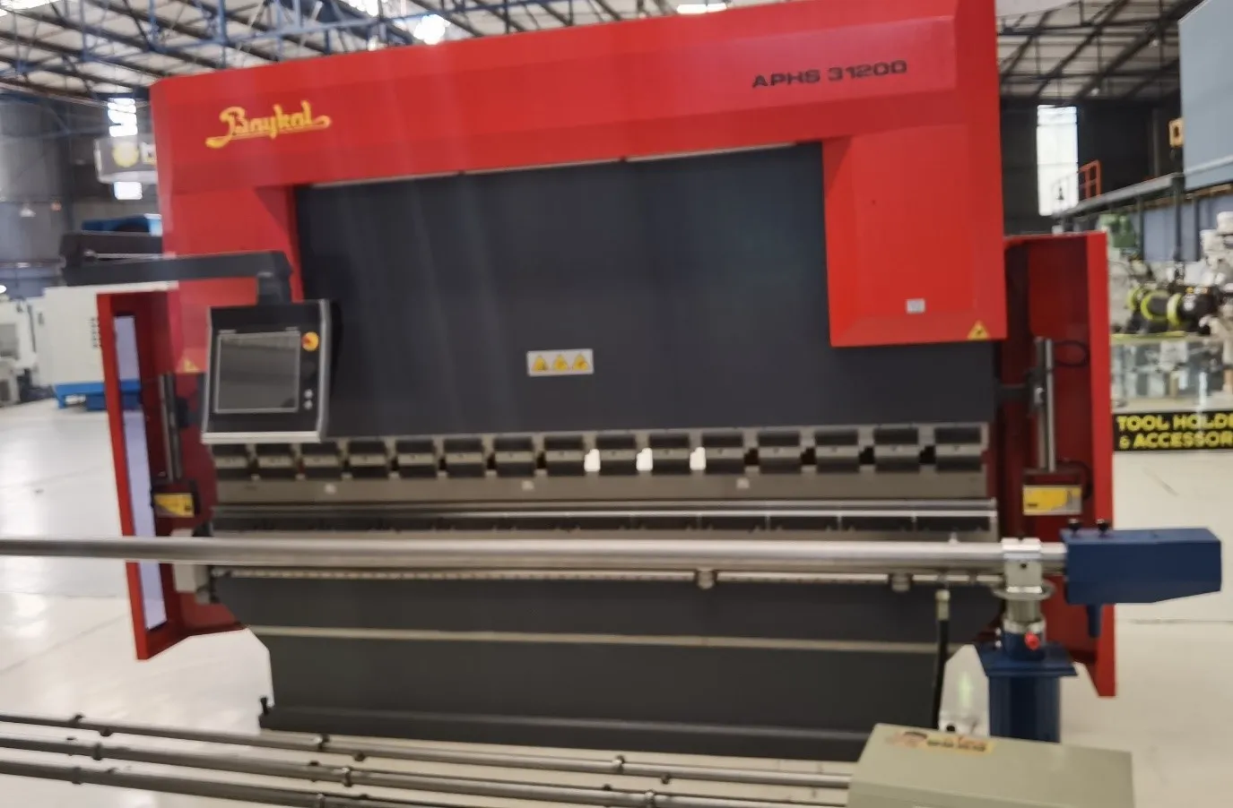 BAYKAL APHS 200 TON X 3100 4 – AXIS CNC PRESSBRAKE (EX-STOCK)
